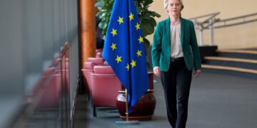 Britten en Belgen weigeren geld voor Oekraïne aan von der Leyen