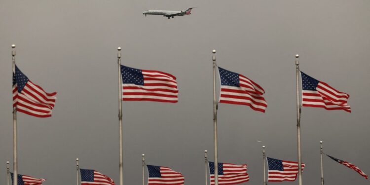 Bommelding op United Airlines-vliegtuig veroorzaakt alarm op Ronald Reagan Airport