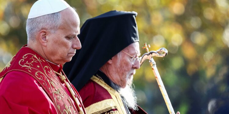 Historisch moment: Paus Leo XIV en Oecumenische Patriarch ondertekenen verklaring in Fanari