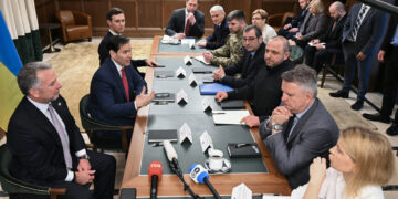 Vredesonderhandelingen tussen Amerikanen en Oekraïners over Poetin: Trump dringt aan op deal