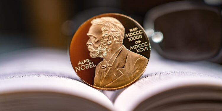 Nobelcomité veroordeelt brute arrestatie Narges Mohammadi in Iran