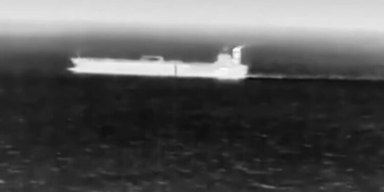 Oekraïners raken Russische tanker, Poetin waarschuwt voor reactie