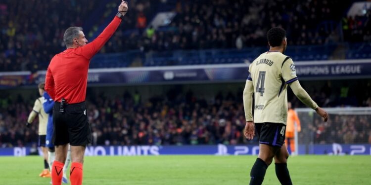 Barcelona: Araujo vraagt om tijd voor mentaal herstel