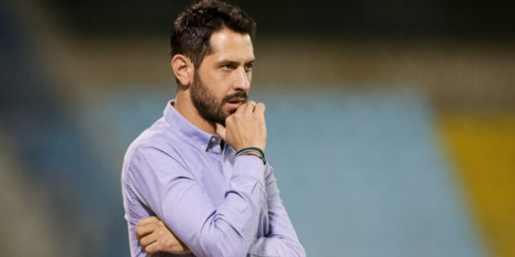 Hercules sluit deals met Petrakis en Warda.