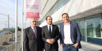 Nikos Christodoulidis bezoekt Universiteit van Nicosia tijdens evenementen in Athene