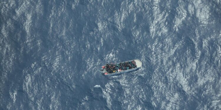 45 migranten gered bij Lampedusa, 5 vermist