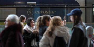 Eurostar herstart diensten met waarschuwingen voor last-minute vertragingen en annuleringen