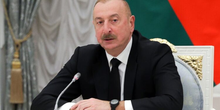 President Aliyev kondigt amnestie aan voor 20.000 gevangenen in Azerbeidzjan