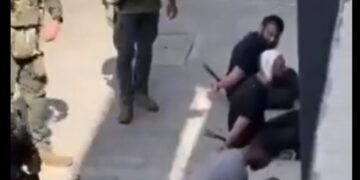 Politieactie op Bodai Beach: verdacht voertuig geramd, zeven arrestaties