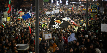 Massaprotesten in Bulgarije tegen belastingverhogingen.