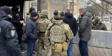 Inval in Oekraïense overheidsgebouwen na vertrek Zelenski naar VS