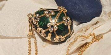 Nieuw-Zeelandse autoriteiten vinden gestolen Fabergé-ei terug in maag van dief
