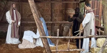 Op de vlucht: verstopt in kribbe als herder.