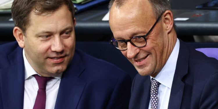 Mertz overleeft stemming pensioenen, intragouvernementele crisis duurt voort