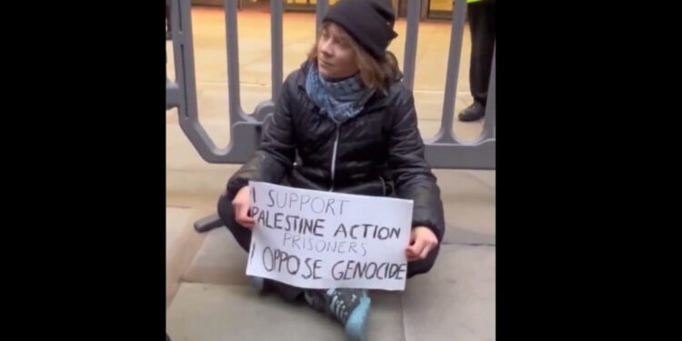 Greta Thunberg gearresteerd bij pro-Palestijns protest in Londen