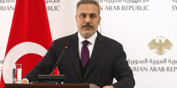 Onderbroken verklaringen op persconferentie van Fidan in Syrië: Damascus verontschuldigt zich