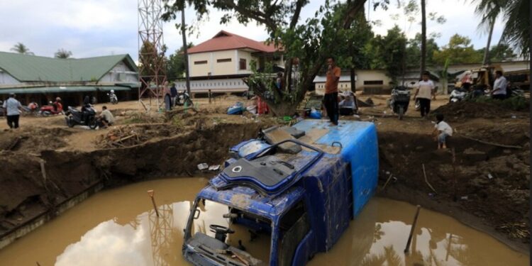 Dodental en evacuaties stijgen door overstromingen in Indonesië.