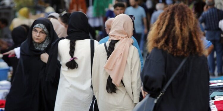Oostenrijk verbiedt islamitische hoofddoek op scholen voor meisjes onder 14 jaar