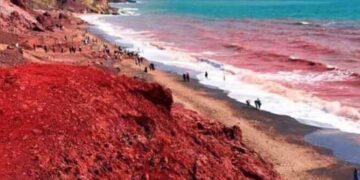 Bloedrode zee op Iraans eiland: Kolydas-verklaring voor het fenomeen