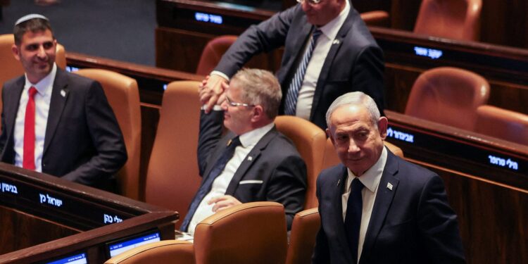 Netanyahu’s coalitie onthoudt zich van stemming over wapenstilstand Gaza