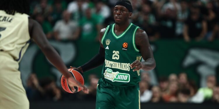 Nan verlaat Panathinaikos training met enkelblessure