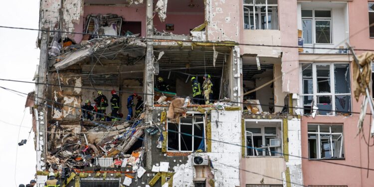 Rusland drukt op Kiev: Zelenski ontmoet cruciale Trump.