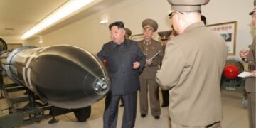 Kim Jong-un beveelt massale toename raketproductie in 2026