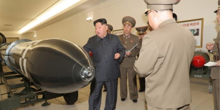 Kim Jong-un beveelt massale toename raketproductie in 2026