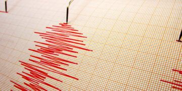 Krachtige aardbeving en tsunami-waarschuwing in Japan: 6,7 magnitude