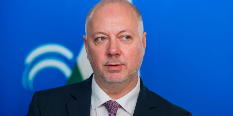 Bulgaarse regering-Zeliaskov treedt unaniem af.