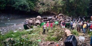 Tien doden en 32 gewonden bij busongeluk in Mexico