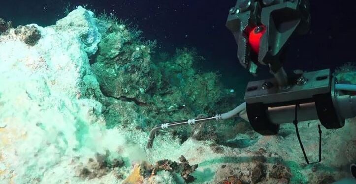 Ontdekking van enorm hydrothermisch veld op Milos