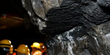 Dodelijke methaanexplosie in Poolse kolenmijn kost twee levens