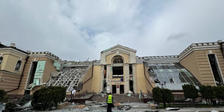 Russische ontvoering van vijftig Oekraïners uit dorp Soemy veroorzaakt onrust in Kiev.