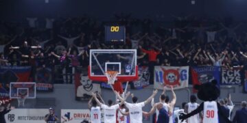 Supporters Panionios vastgehouden in Turks ziekenhuis: telefoons en paspoorten afgenomen.