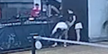 Tragische val bij pickleballwedstrijd: 32-jarige valt van derde verdieping