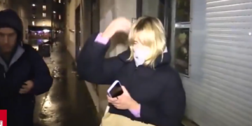 Journalist smeekt Poetins dochter om vrede te brengen in Parijs