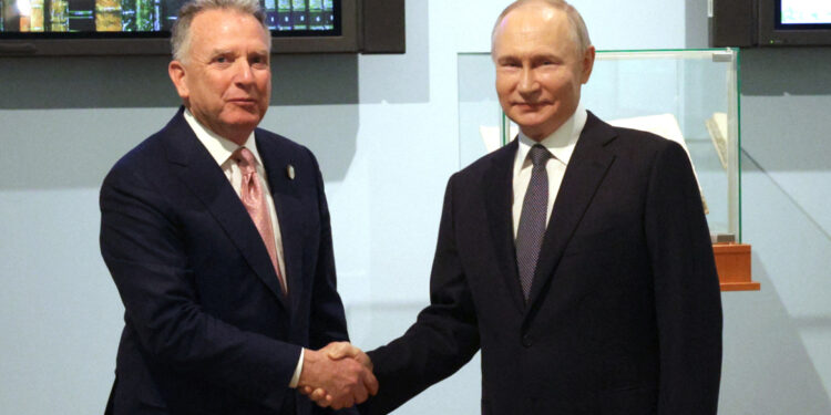 Poetin en Vitkov ontmoeten elkaar: VS optimistisch, Zelenski en Europeanen bezorgd