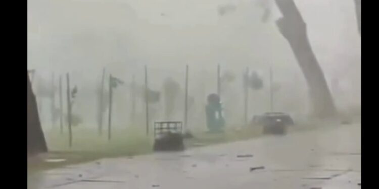 Cycloon veroorzaakt chaos in Sao Paulo: huishoudens zonder stroom