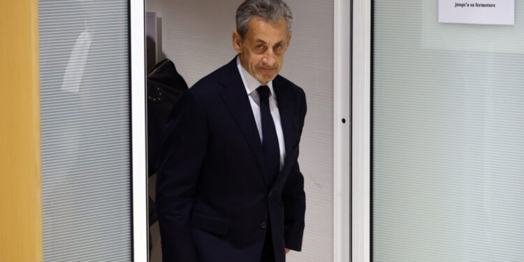 Sarkozy’s gevangenisbekentenis: twintig dagen in cel vol volharding