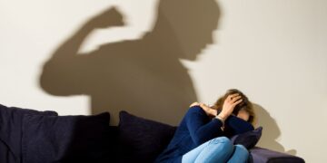 Inzet specialistenteams tegen geweld vrouwen en meisjes in Engeland en Wales