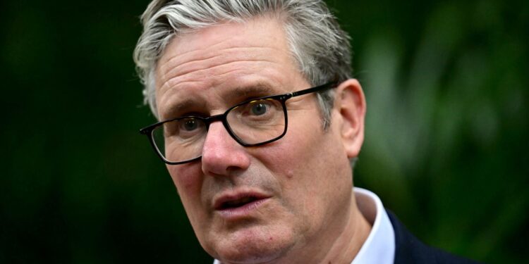 Meerderheid twijfelt aan Starmer als premier tegen 2026, blijkt uit peiling.