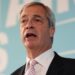 Nigel Farage woest op BBC vanwege beschuldigingen van racisme op school