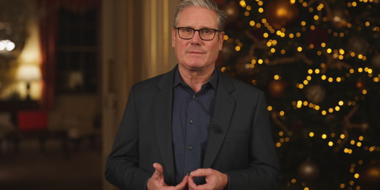 Starmer belooft lagere kosten van levensonderhoud in kerstboodschap
