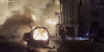 Russische drones verwonden zeven in flat Soemy