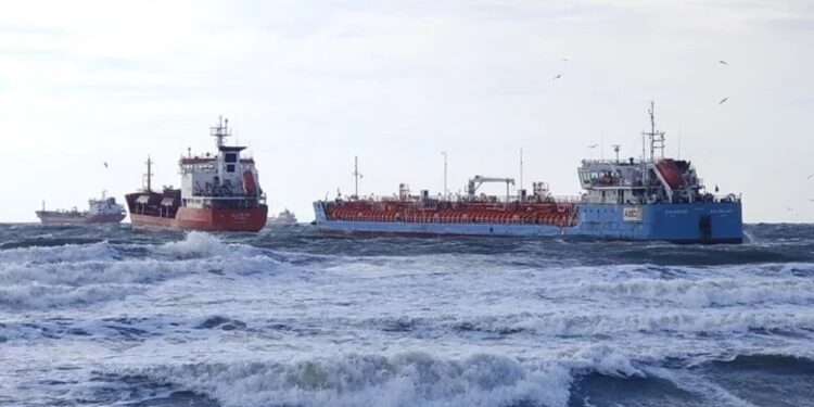 Tankers botsen in Zee van Marmara: waarschuwing voor Istanbul