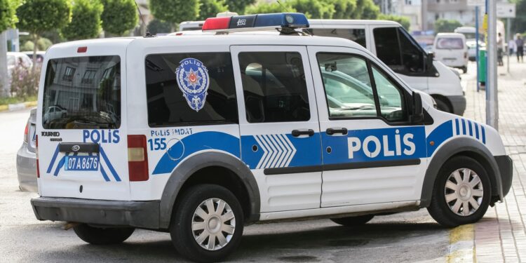 115 mensen in Turkije gearresteerd voor banden met IS en vakantieaanslagen.