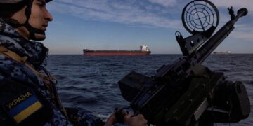 Ankara ontbiedt Oekraïense en Russische ambassadeurs na aanvallen op schepen.