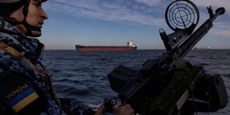 Ankara ontbiedt Oekraïense en Russische ambassadeurs na aanvallen op schepen.