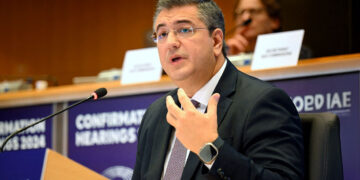 Commissie staat verbrandingsmotoren toe na 2035